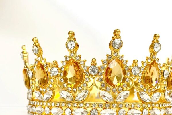 Корона для торта: как выбрать и где купить
